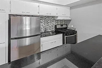 3428 Harriet Apartments — Photo 22