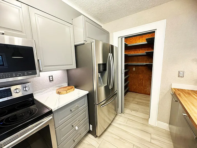 321 Sandtree Dr — Photo 25