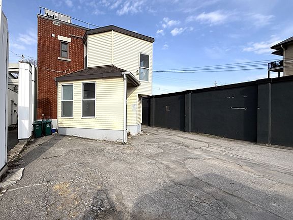 4th image of 790 Bronson Ave