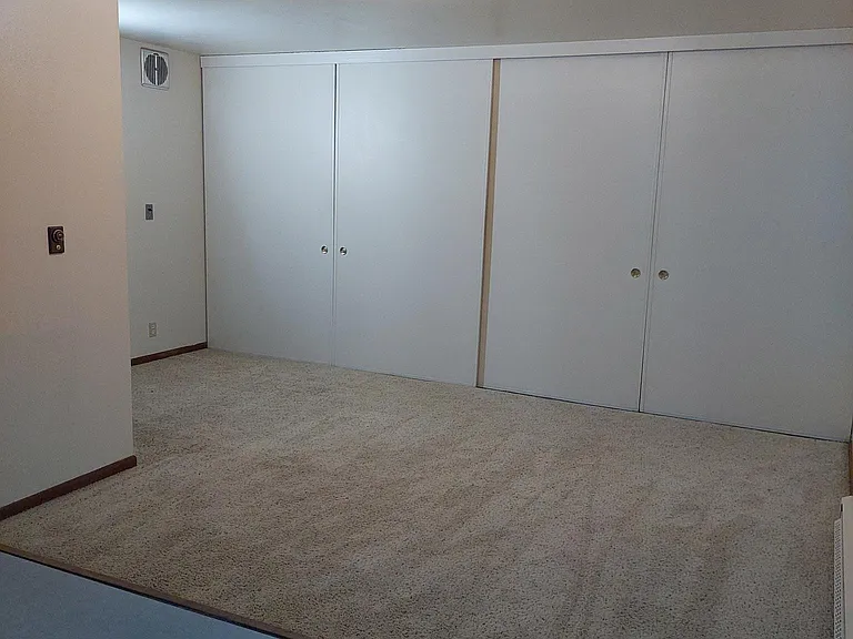 2907 NE 52nd St #102 — Photo 8