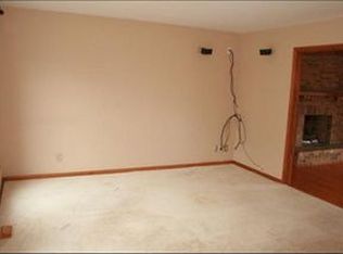 2019 Williamsburg Ave, Geneva, IL 60134