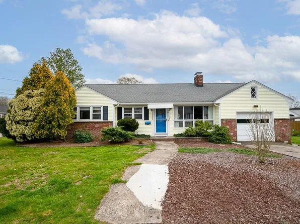 211 Williams St, Cumberland, RI 02864