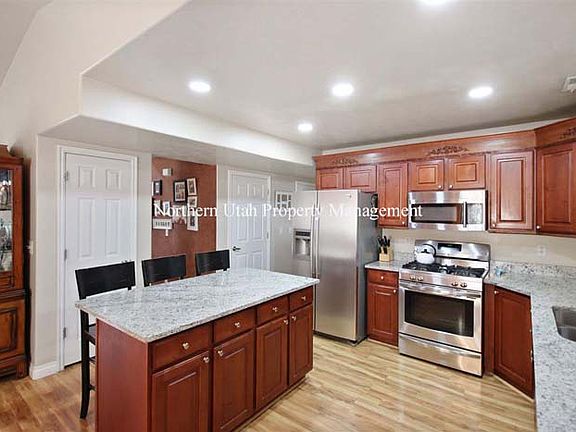 5 Kitchen View 2_11102022