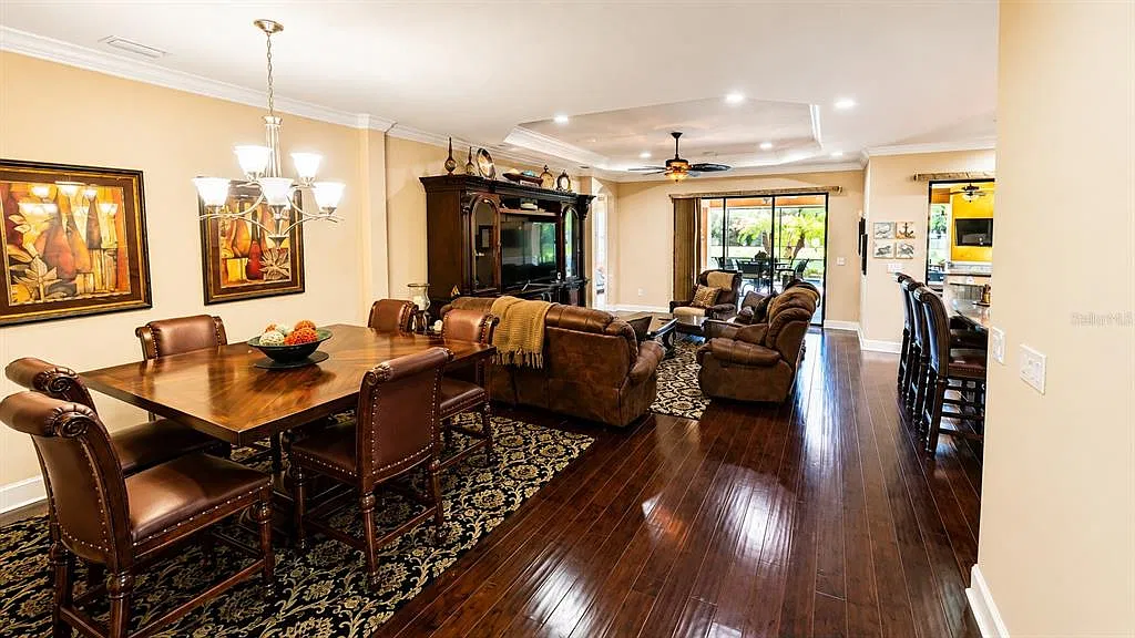 3 bed, 3.0 bath, 2270 sqft, $8,500 — Photo 3
