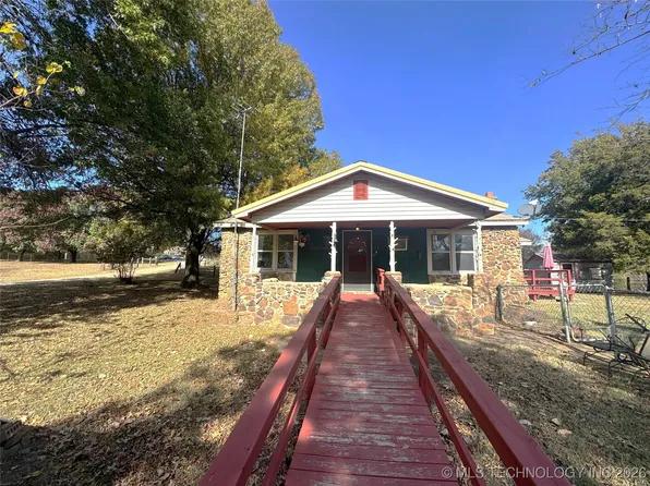 8688 E 133rd St S, Webbers Falls, OK 74470