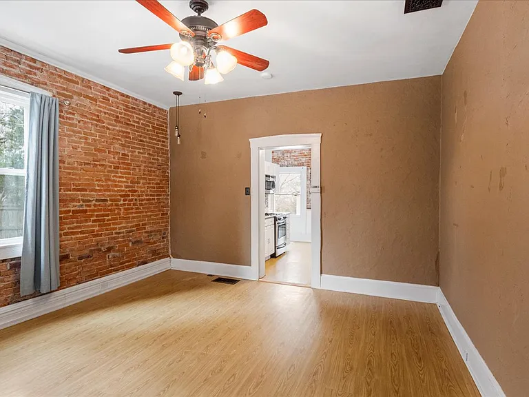 1003 N Benton Ave — Photo 5