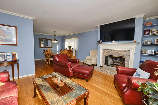 Sold by Prime Realty | media 8