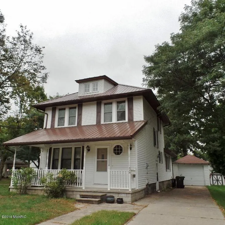 424 Sanborn Ave photo 1