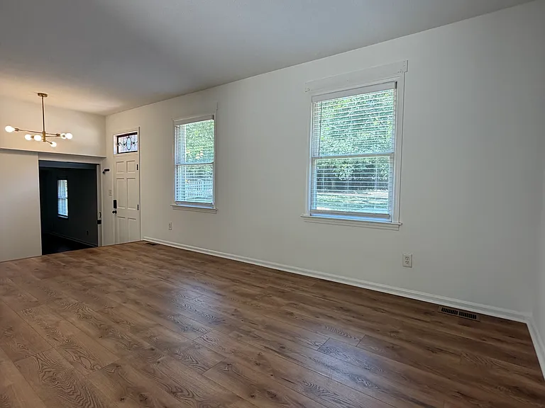 337 E Millbrook Rd — Photo 18