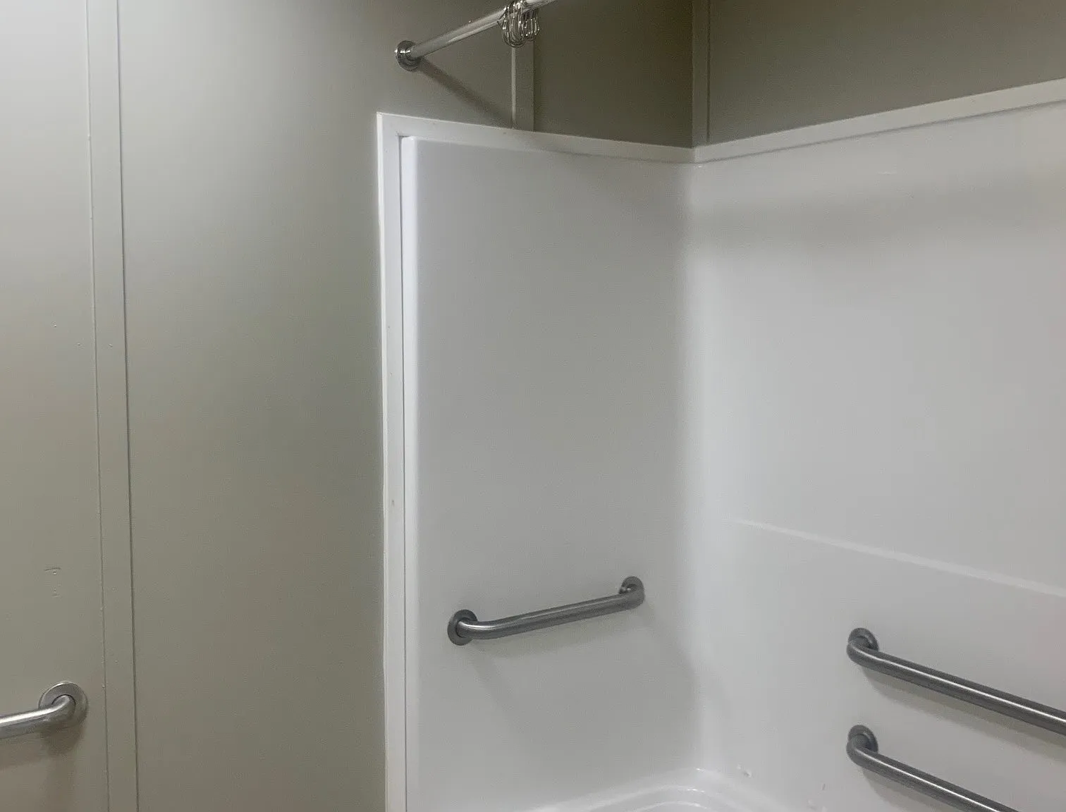2 bed, 742 sqft, $900 — Photo 4