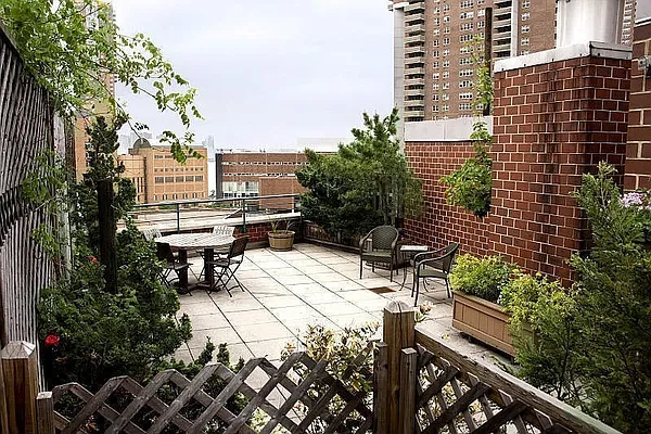 Rented by Tabak Real Estate | media 26