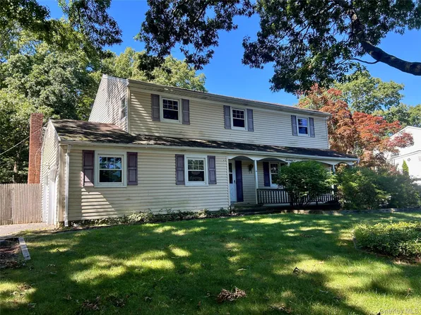 16 Heritage Place S, Nesconset, NY 11767