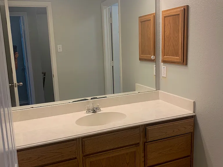 2018 S 8th- Bathroom_05152026