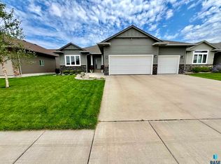 3604 E Prairie Wind St, Sioux Falls, SD 57108