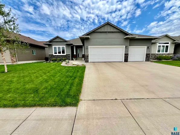 3604 E Prairie Wind St, Sioux Falls, SD 57108