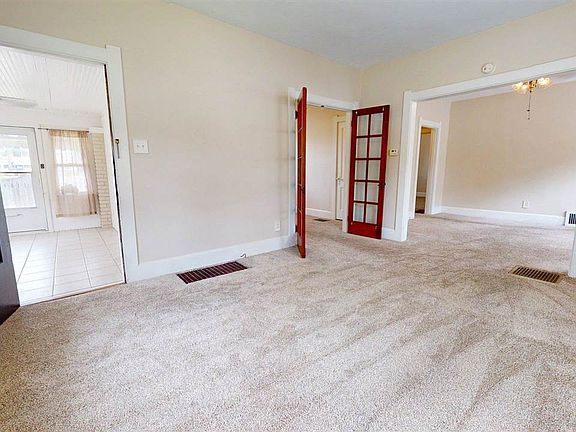3rd image of 2916 N Grand Ave