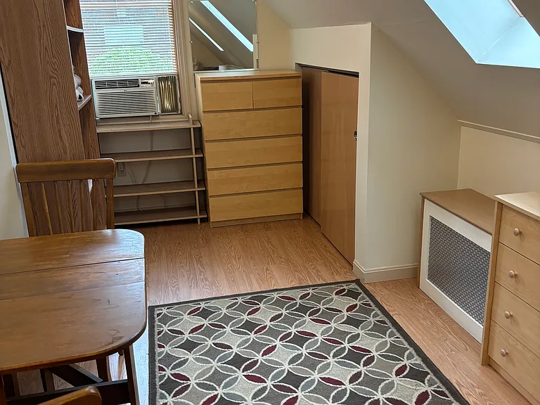 1414 S Negley Ave — Photo 2