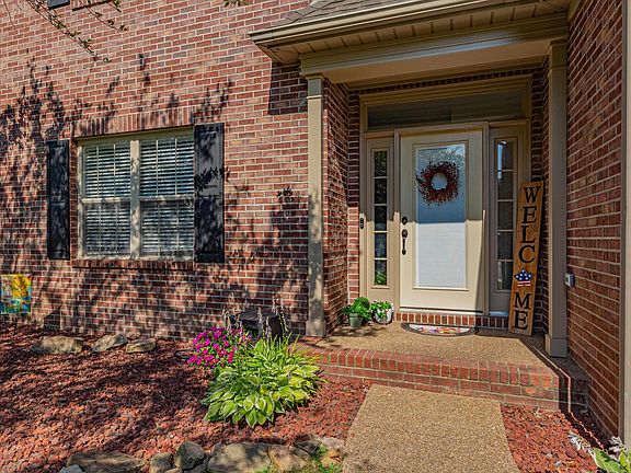 3rd image of 3205 Tiffany Ct