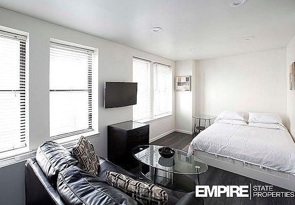 2nd image of 150 W 51st St APT 2028