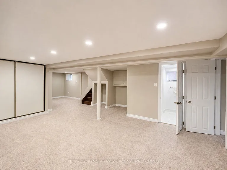 112 Clendenan Ave — Photo 18