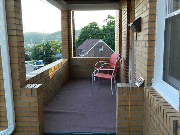 3rd image of 405 Esther Ave
