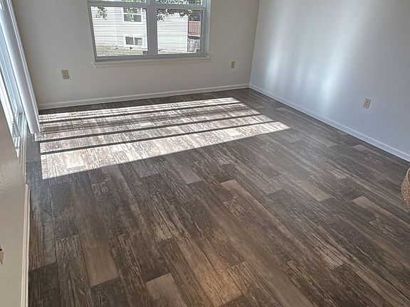 2nd image of 1201 Dakota Dr