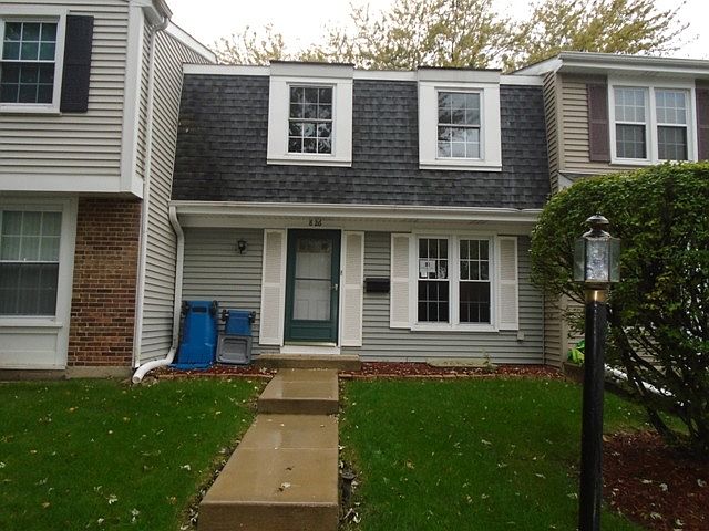 1st image of 826 Lexington Cir #826