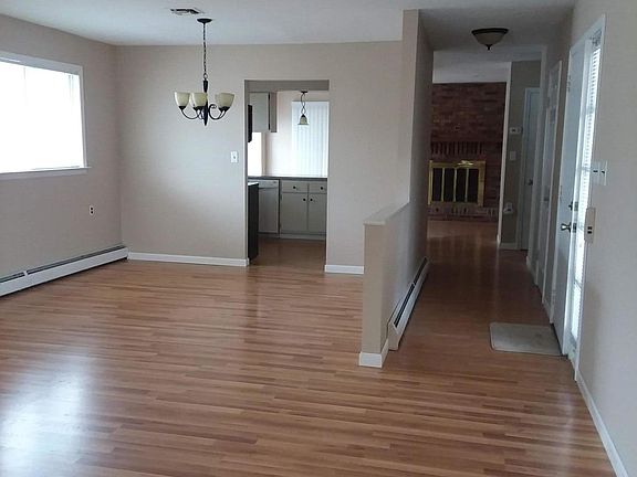 3rd image of 475 Jamaica Blvd
