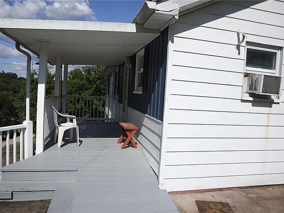 3rd image of 49 Walkertown Hill Rd