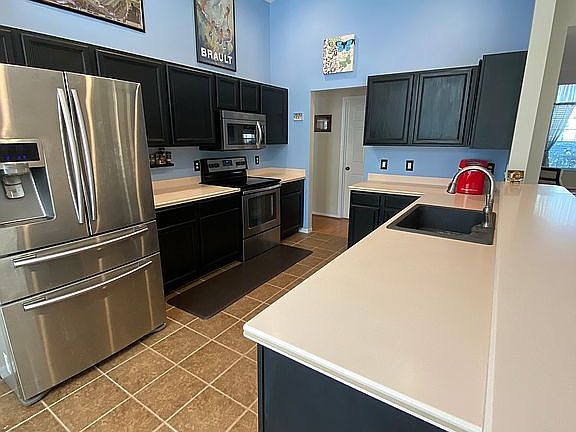 5th image of 4523 Bond Ln