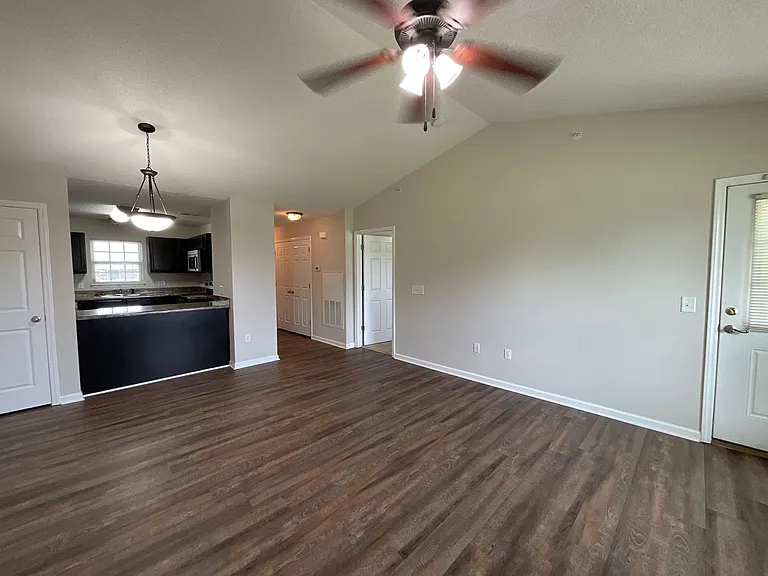 Meridian Park Apartments — Photo 235