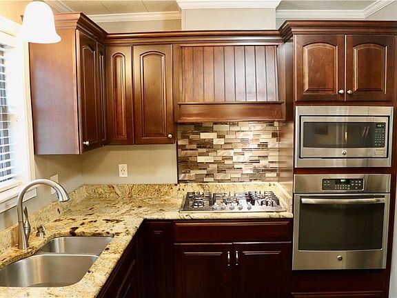 5th image of 203 N Briarwood Dr
