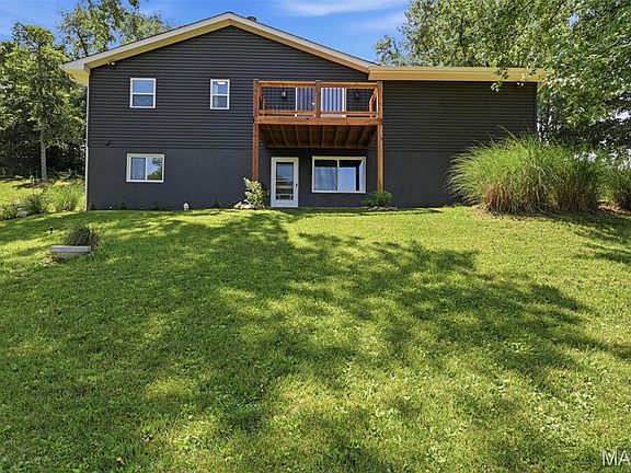3rd image of 3532 Circle Dr