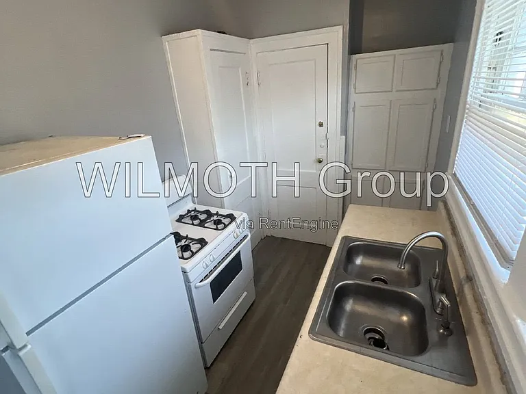 634 E 37th St #4 — Photo 7