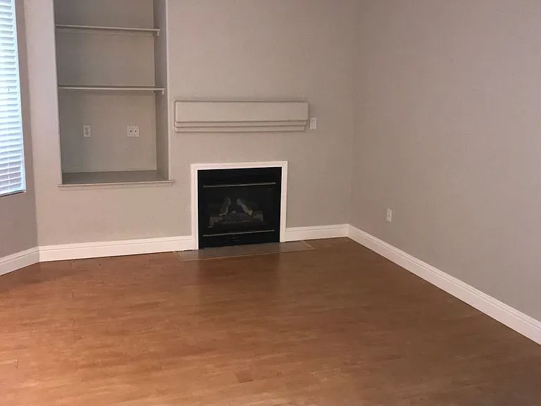 5201 Laguna Oaks Dr #119 — Photo 7