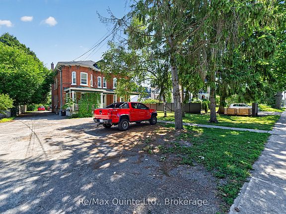 3rd image of 205 Charles St