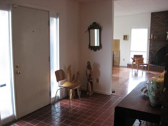 3rd image of 314 Taylor Pl
