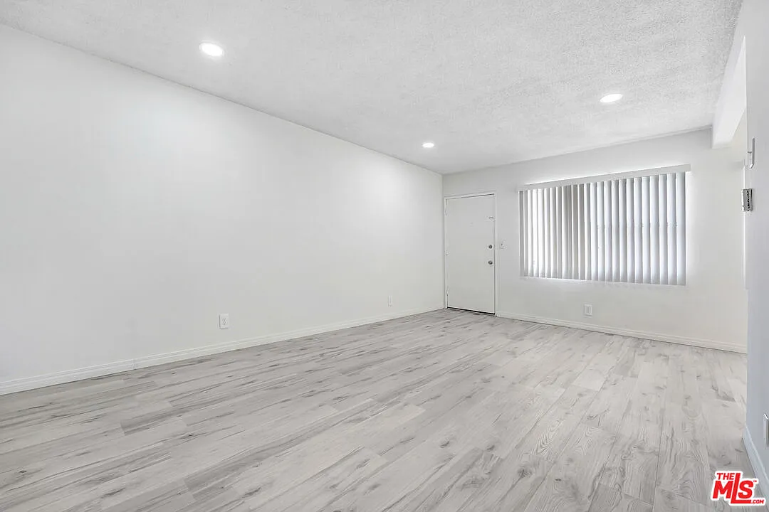 Building Photo - 1740 S Hauser Blvd #11