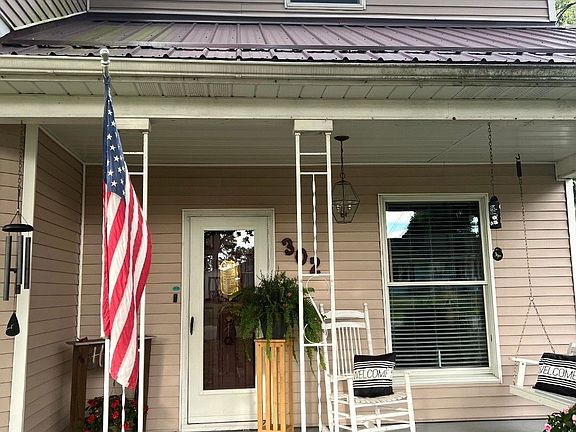 2nd image of 302 Chambers St