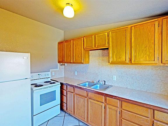4th image of 1105 W Princess Jeanne Dr