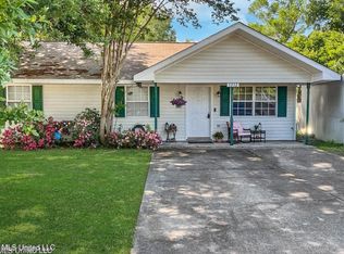 1212 7th St, Long Beach, MS 39560
