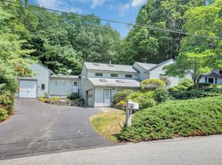 24 Dunelm Rd, Bedford, MA 01730