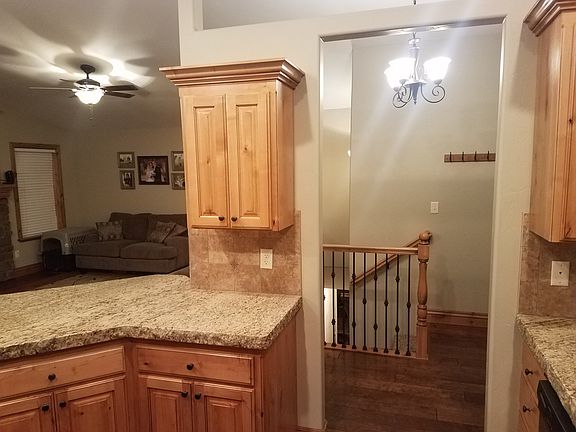 5th image of 660 Manchester Ln