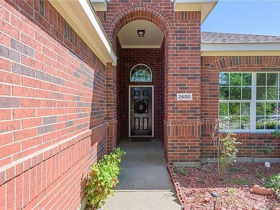 4th image of 2600 Clubhouse Dr #2600
