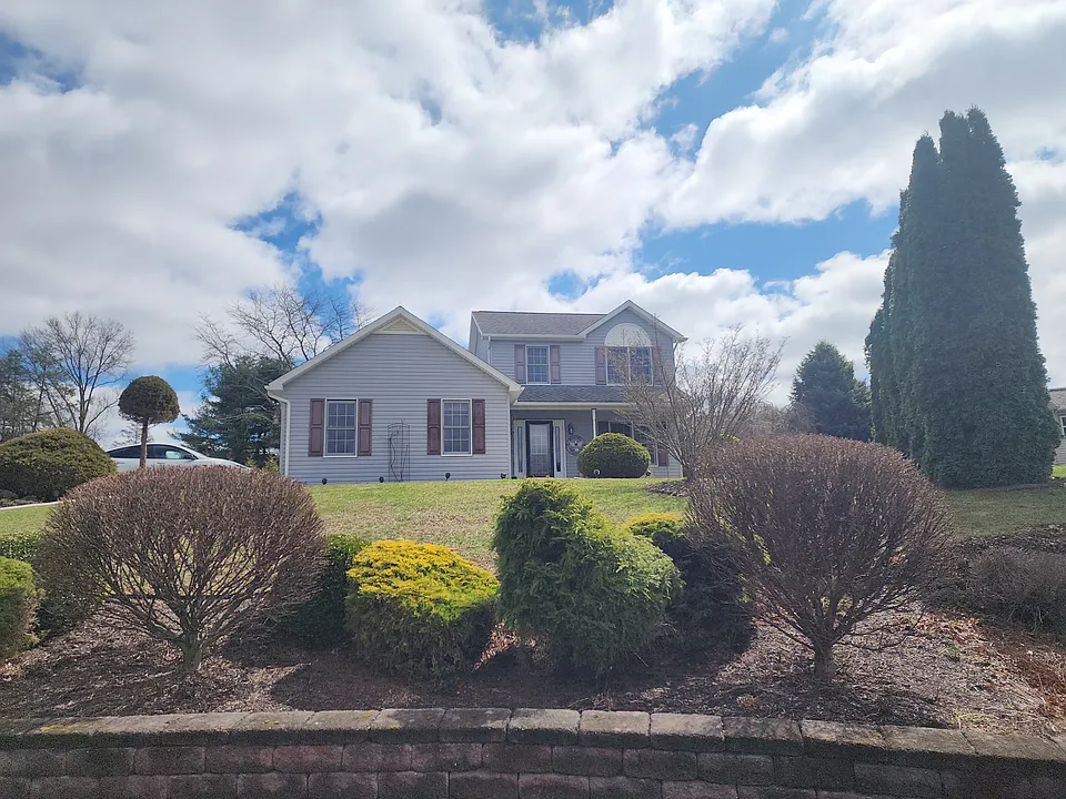 805 River Hill Dr
