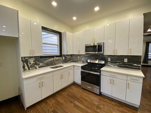 2nd image of 77 Vroom St #3F