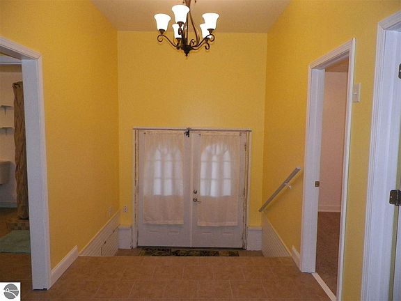 3rd image of 1234 Burlingame St