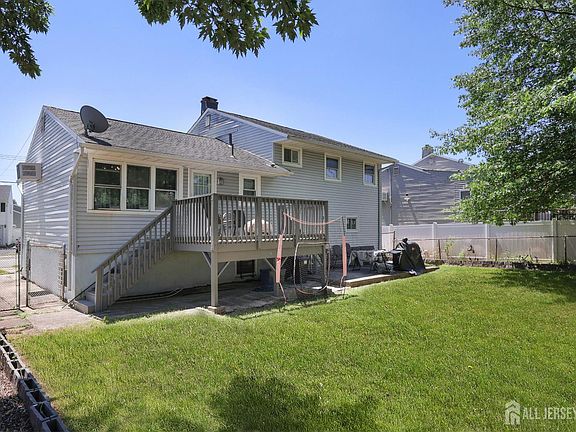 5th image of 22 Webb Dr