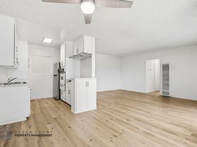 1458 Marine Ave., 09