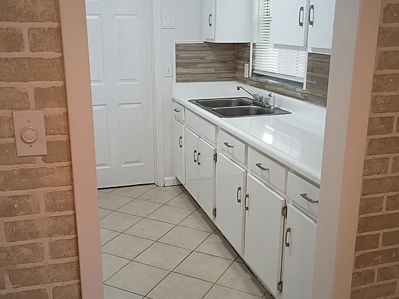 4th image of 3113 Joyann St
